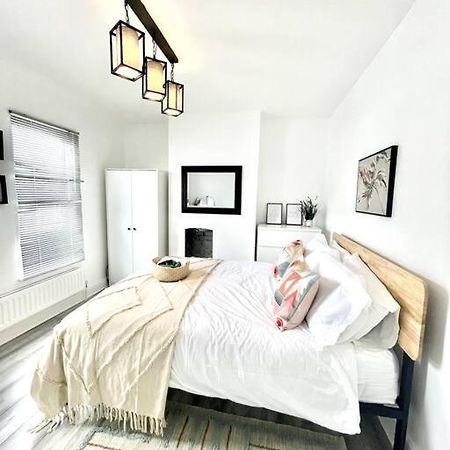 Spacious Modern Victorian House In Rochester Wainscot ภายนอก รูปภาพ