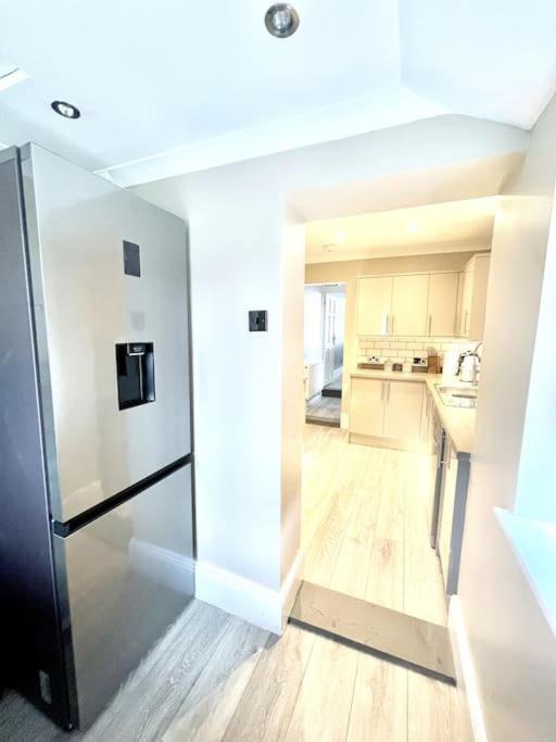 Spacious Modern Victorian House In Rochester Wainscot ภายนอก รูปภาพ