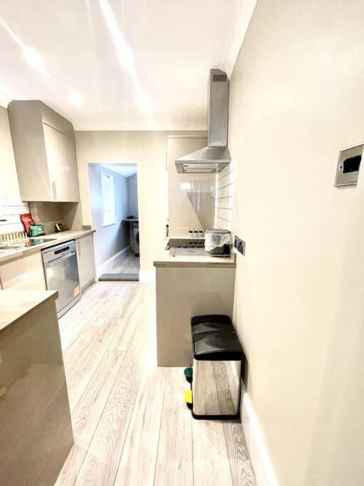Spacious Modern Victorian House In Rochester Wainscot ภายนอก รูปภาพ