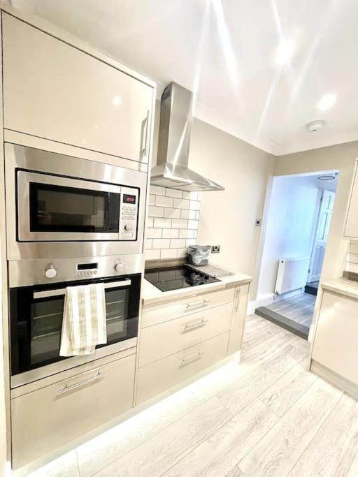 Spacious Modern Victorian House In Rochester Wainscot ภายนอก รูปภาพ