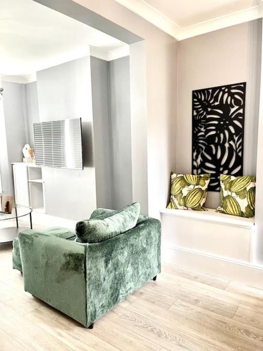 Spacious Modern Victorian House In Rochester Wainscot ภายนอก รูปภาพ