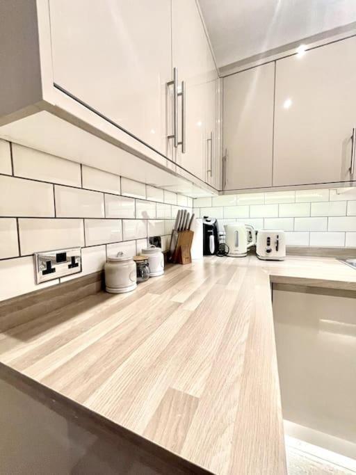 Spacious Modern Victorian House In Rochester Wainscot ภายนอก รูปภาพ